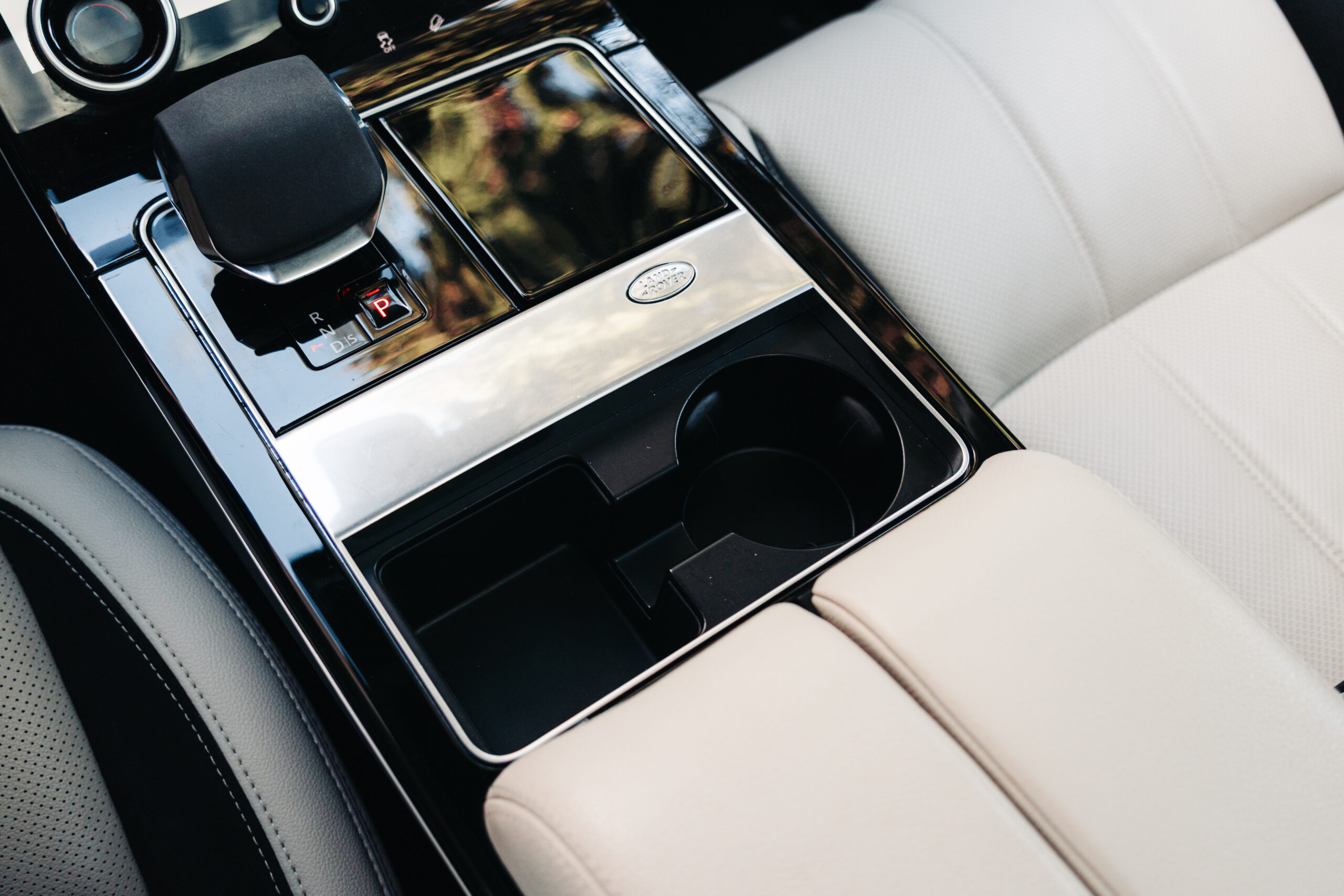 Land Rover Range Rover Velar 2.0 P400e AWD R-Dynamic