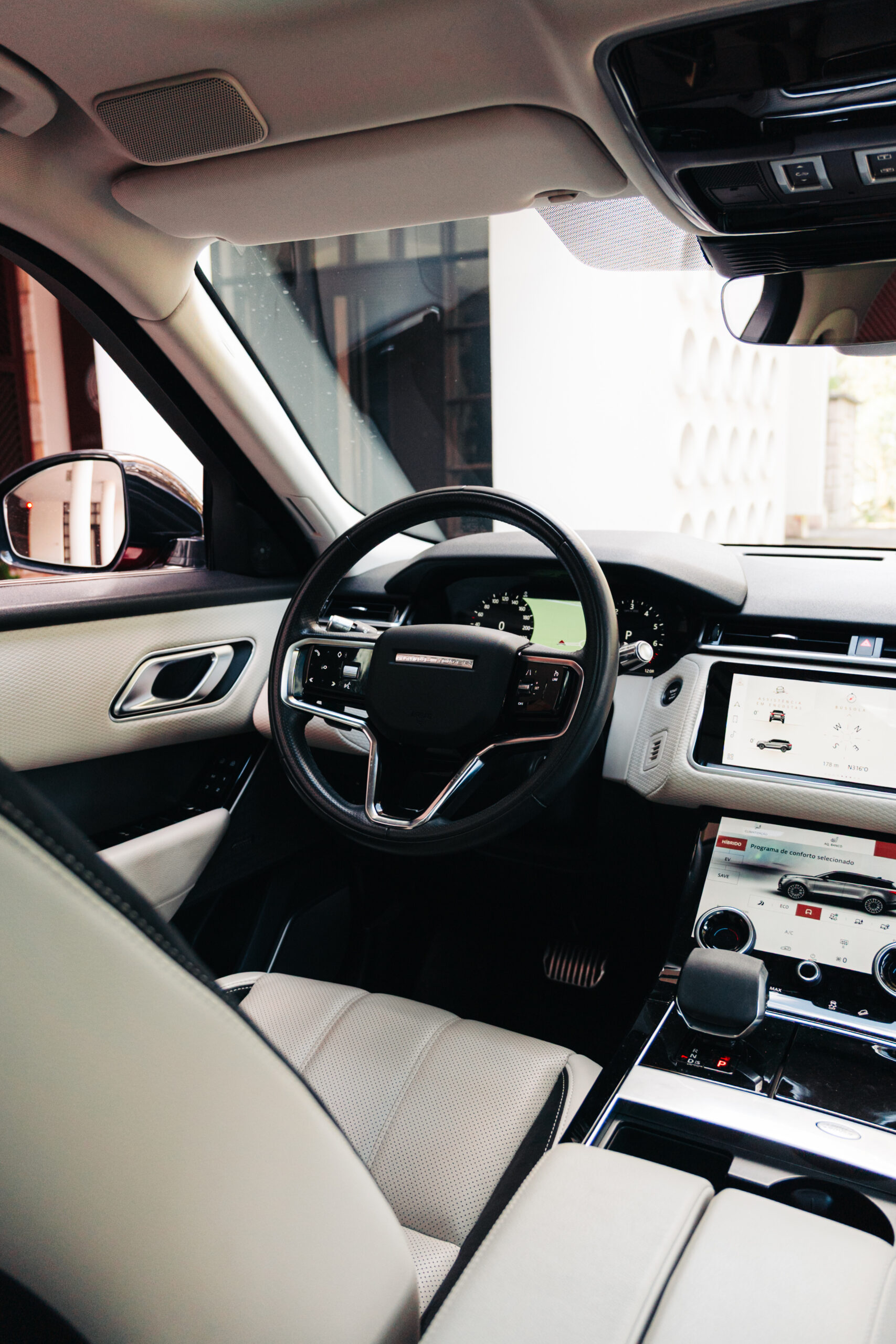 Land Rover Range Rover Velar 2.0 P400e AWD R-Dynamic