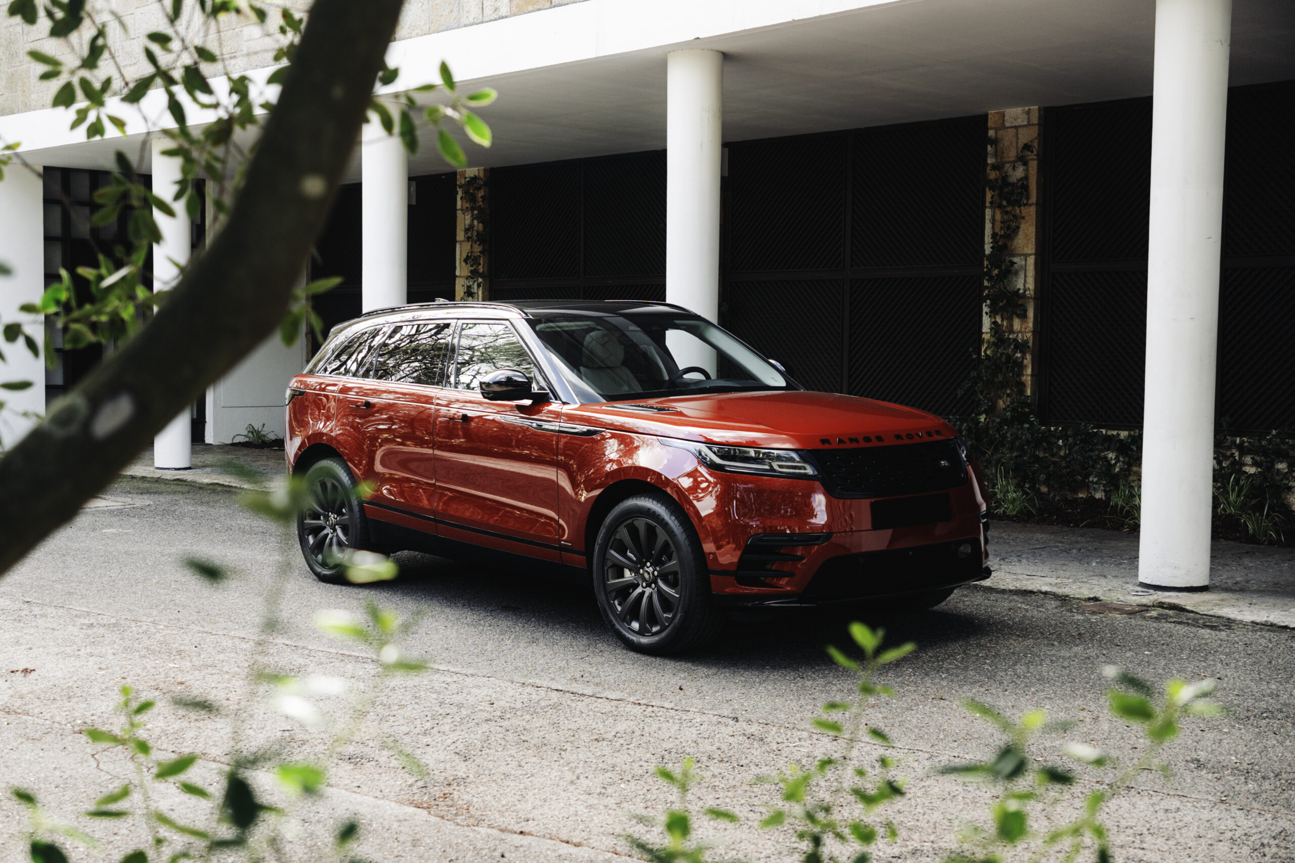 Land Rover Range Rover Velar 2.0 P400e AWD R-Dynamic