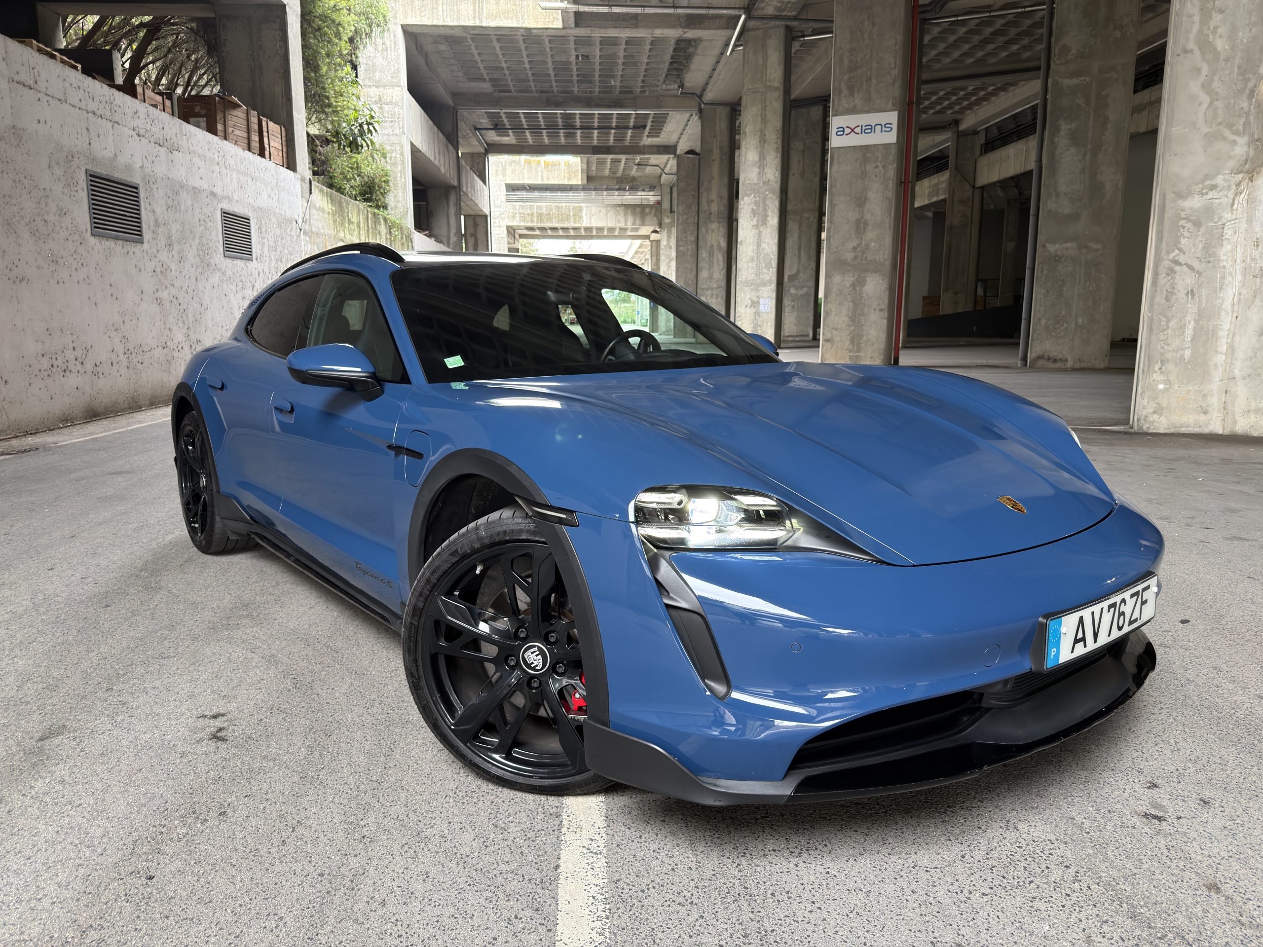 Porsche Taycan 4S Cross Turismo 2021