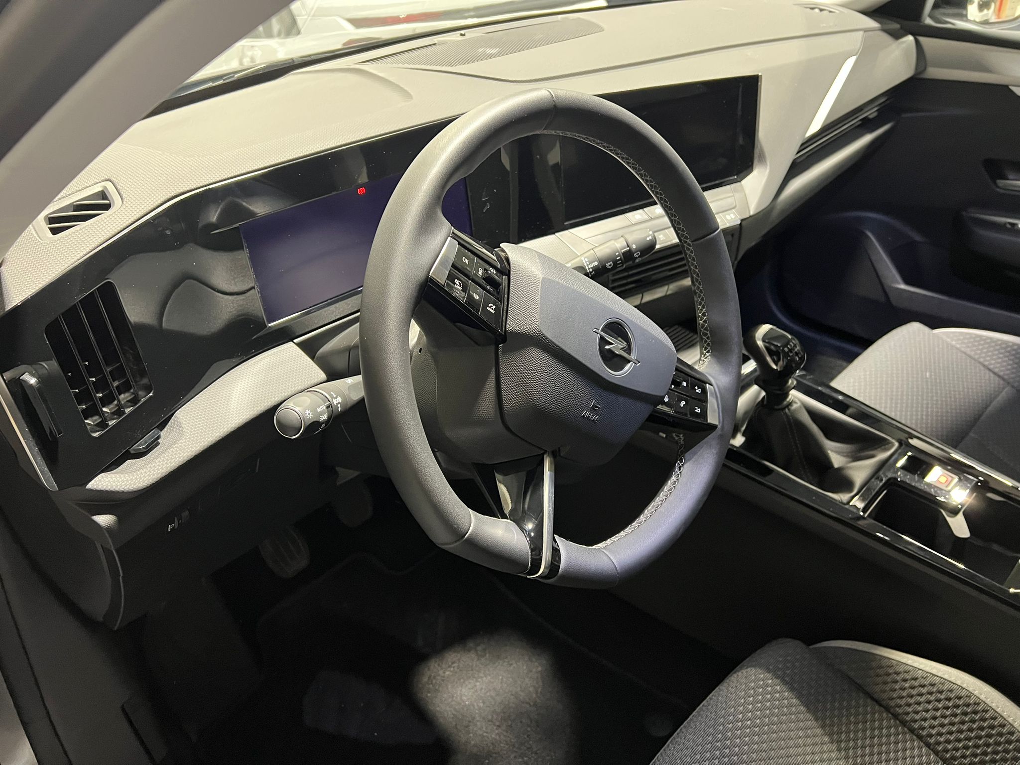 Opel Astra 1.2 T Edition (2024)