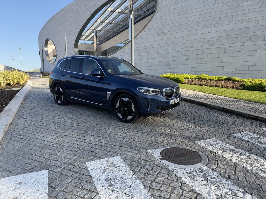 BMW IX3 Inspiring