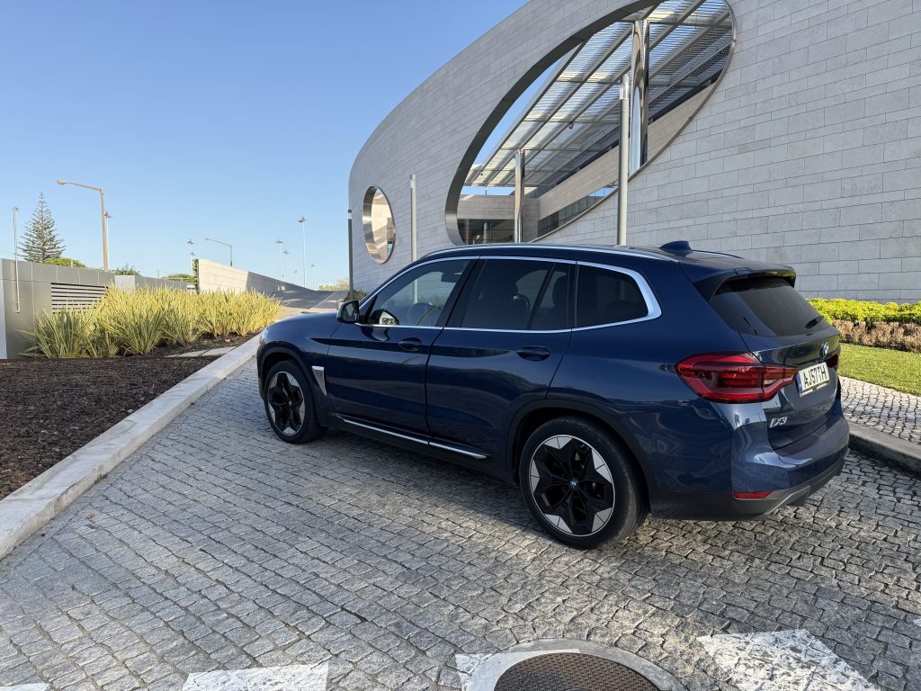 BMW IX3 Inspiring