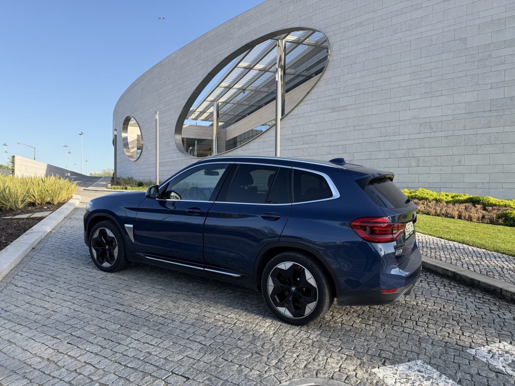 BMW IX3 Inspiring