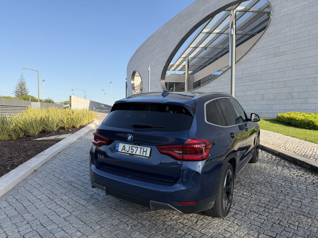 BMW IX3 Inspiring