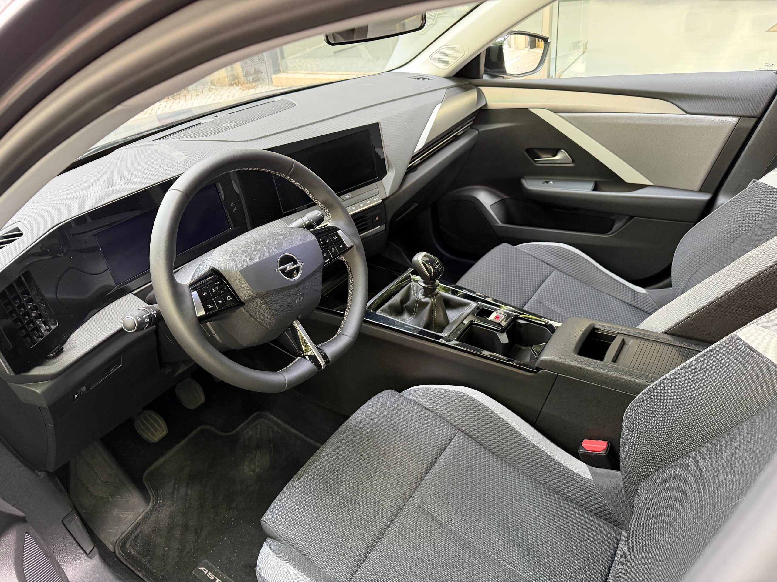 Opel Astra 1.2 T Edition (2024)