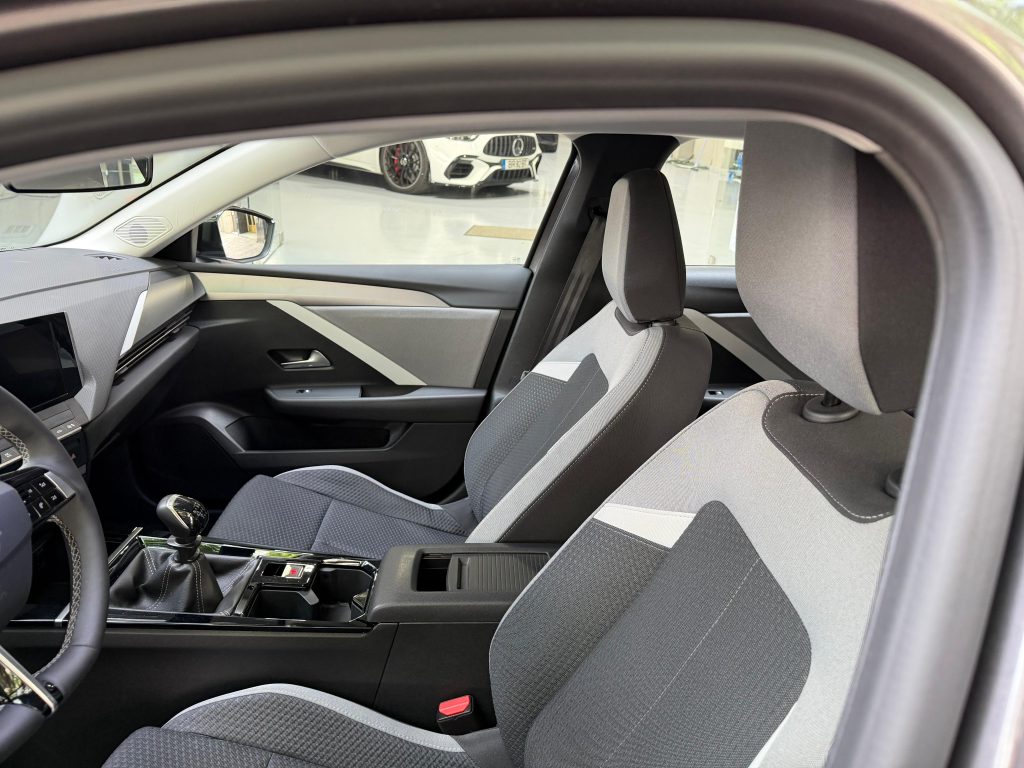 Opel Astra 1.2 T Edition (2024)