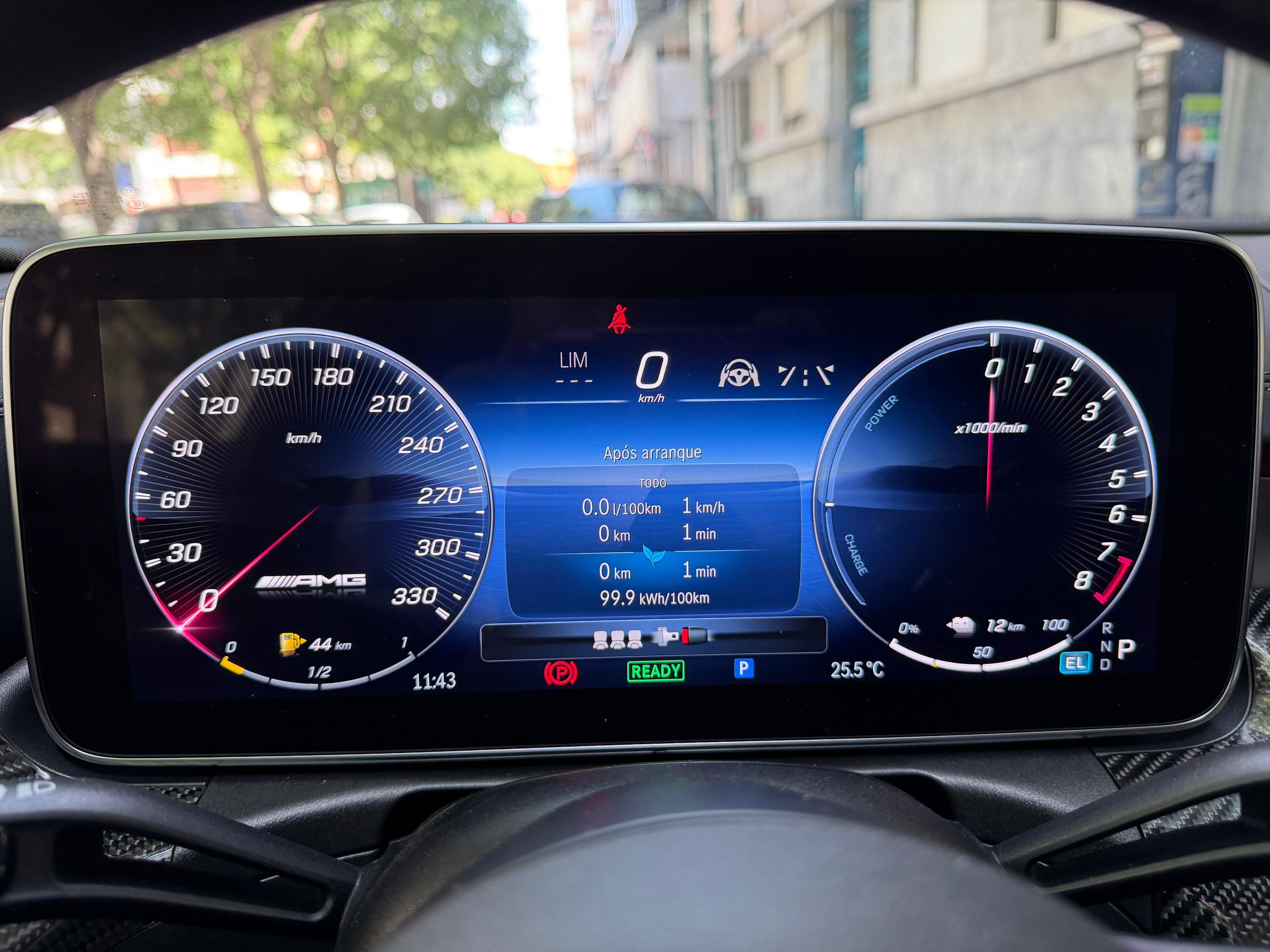 MERCEDES-BENZ C63S E-Performance