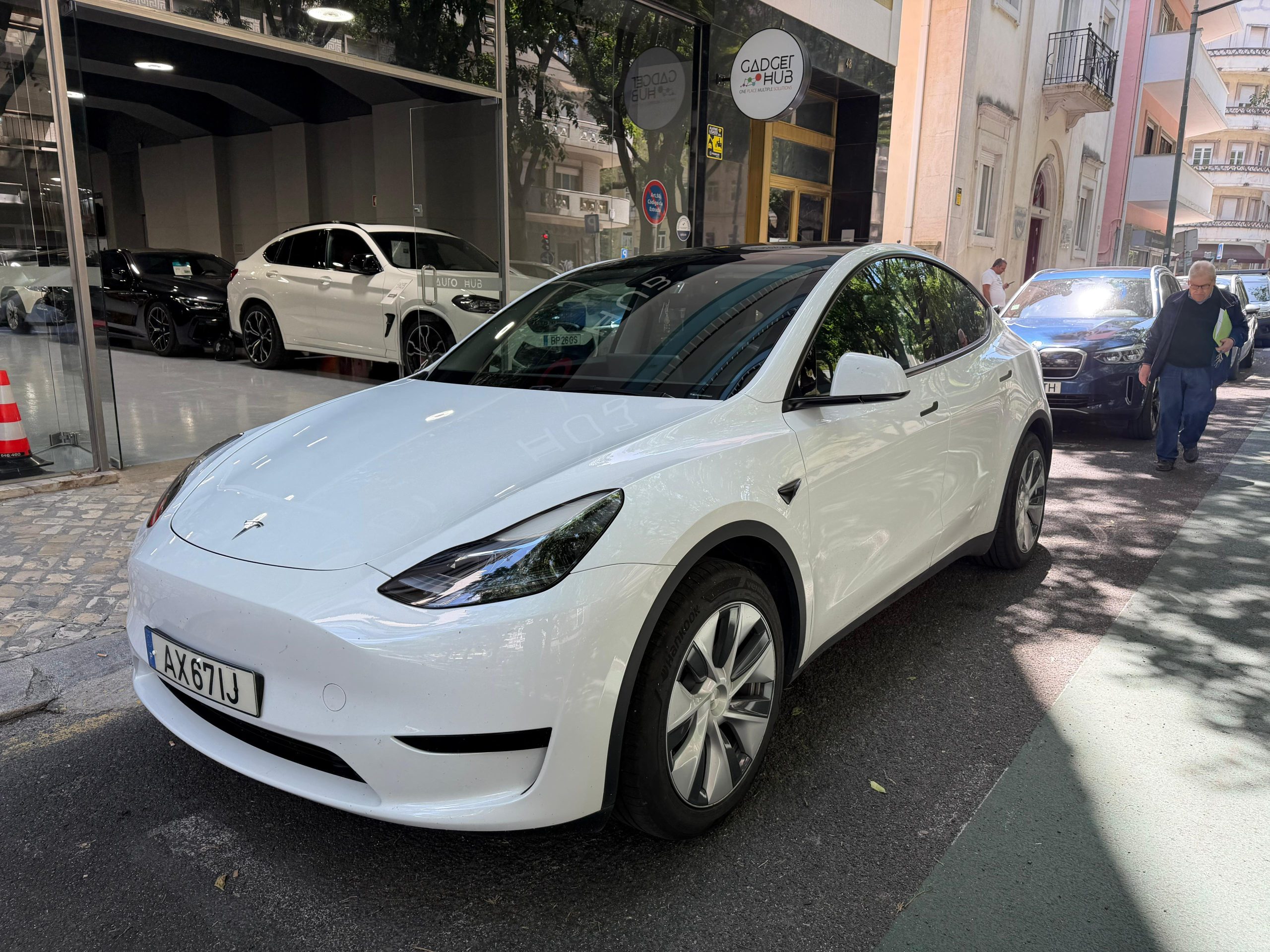 Tesla Y