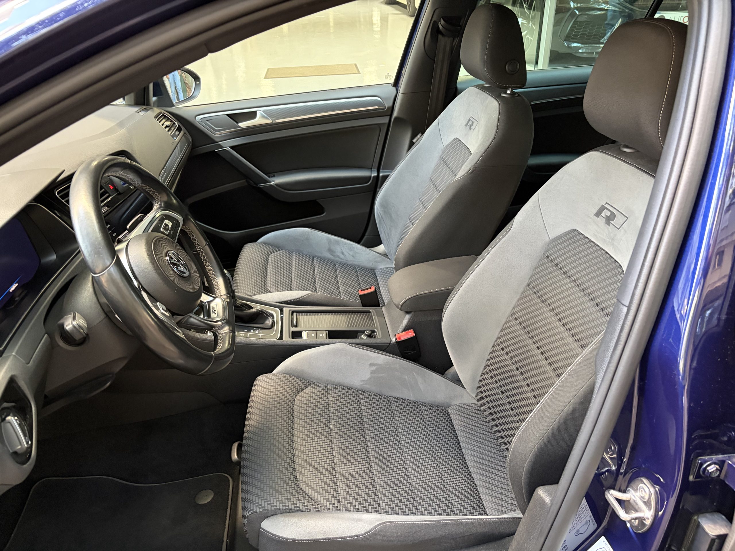 VW Golf 1.5 TSI R-Line DSG 2020