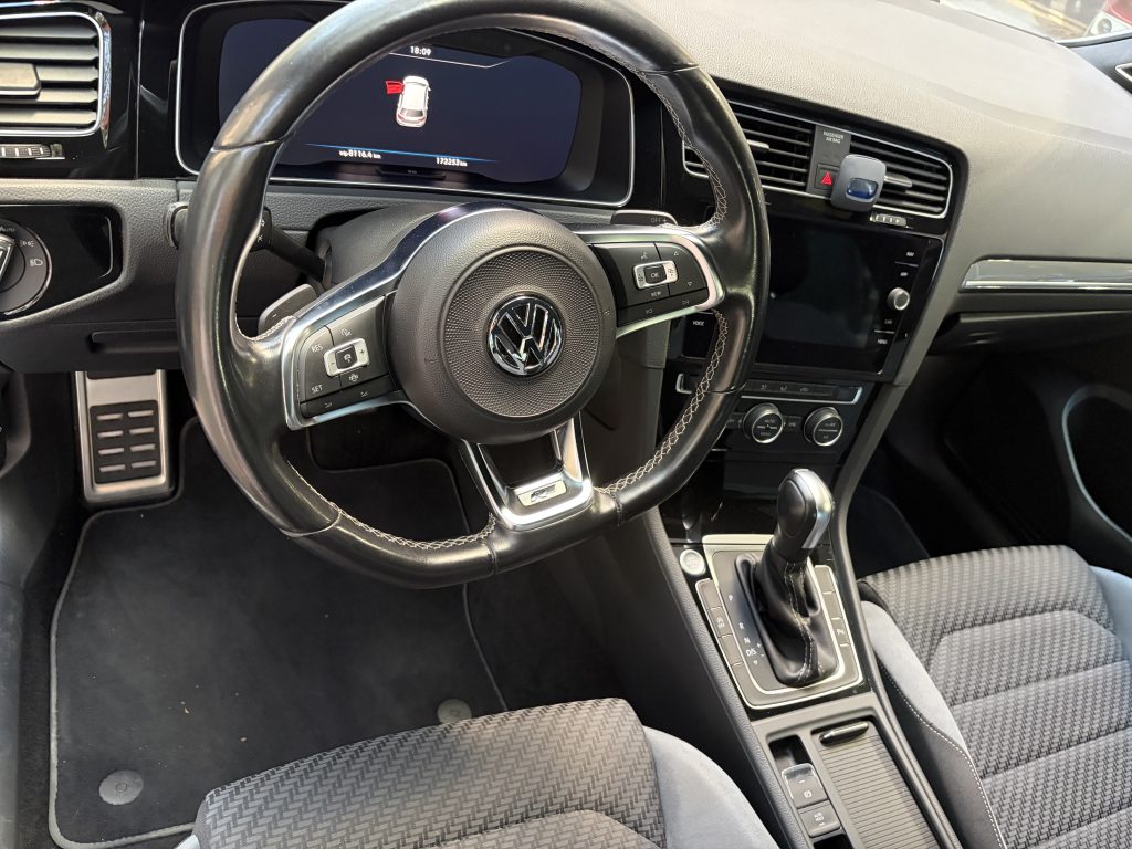 VW Golf 1.5 TSI R-Line DSG 2020