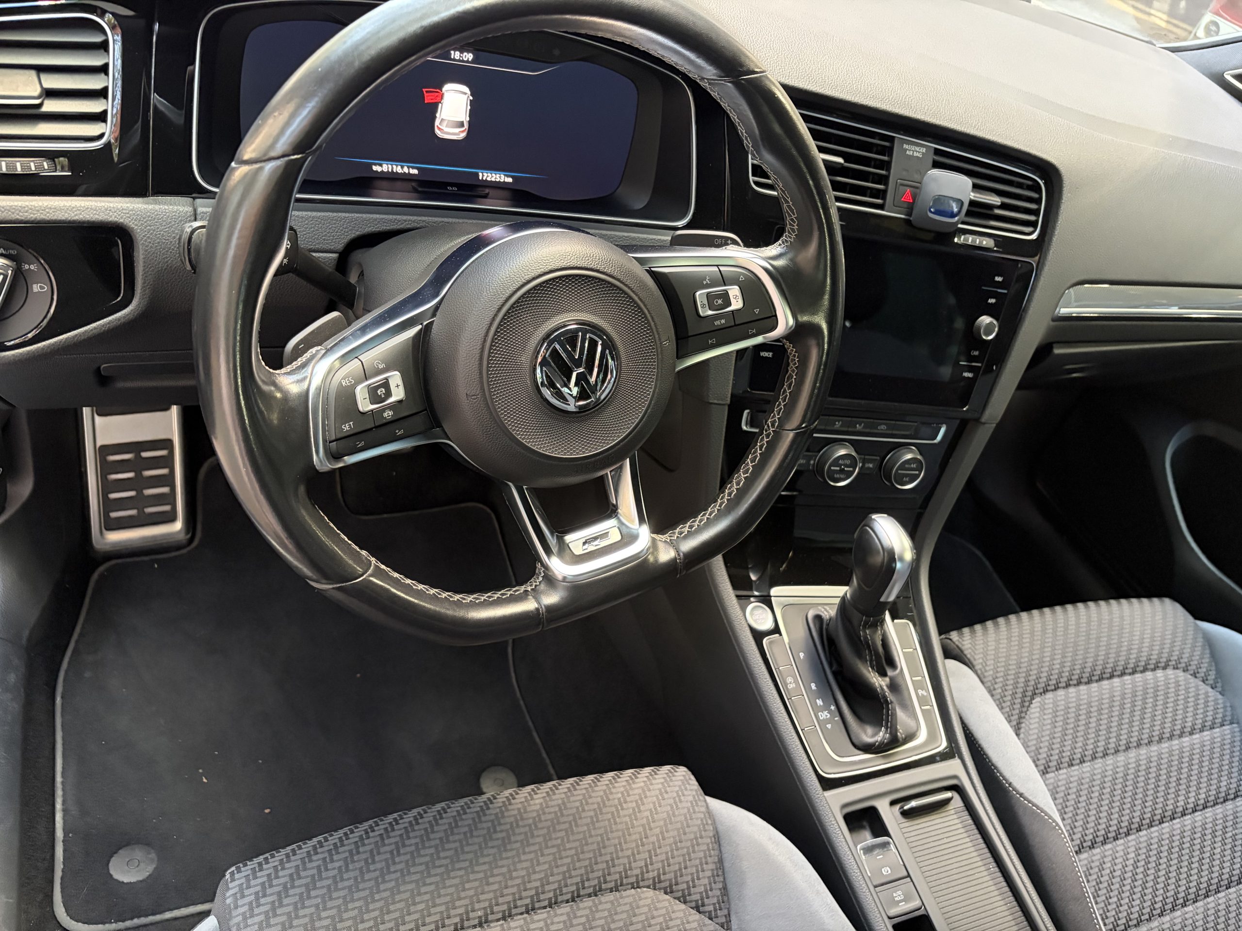 VW Golf 1.5 TSI R-Line DSG 2020
